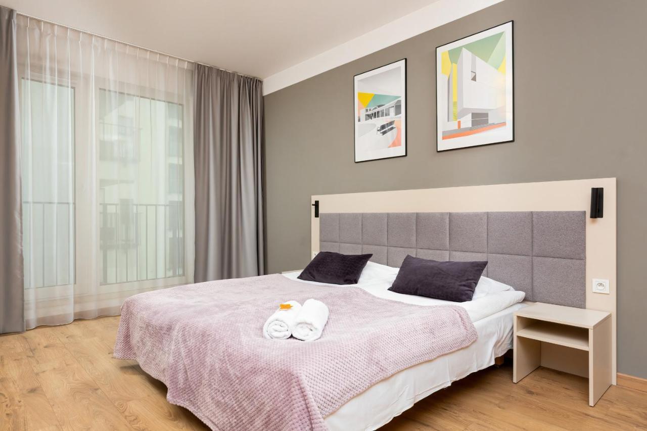 Wolska Residence Apartments With Parking By Noclegi Renters Warschau Exterior foto
