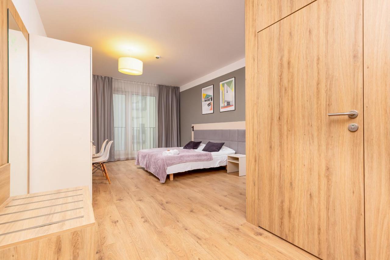 Wolska Residence Apartments With Parking By Noclegi Renters Warschau Exterior foto